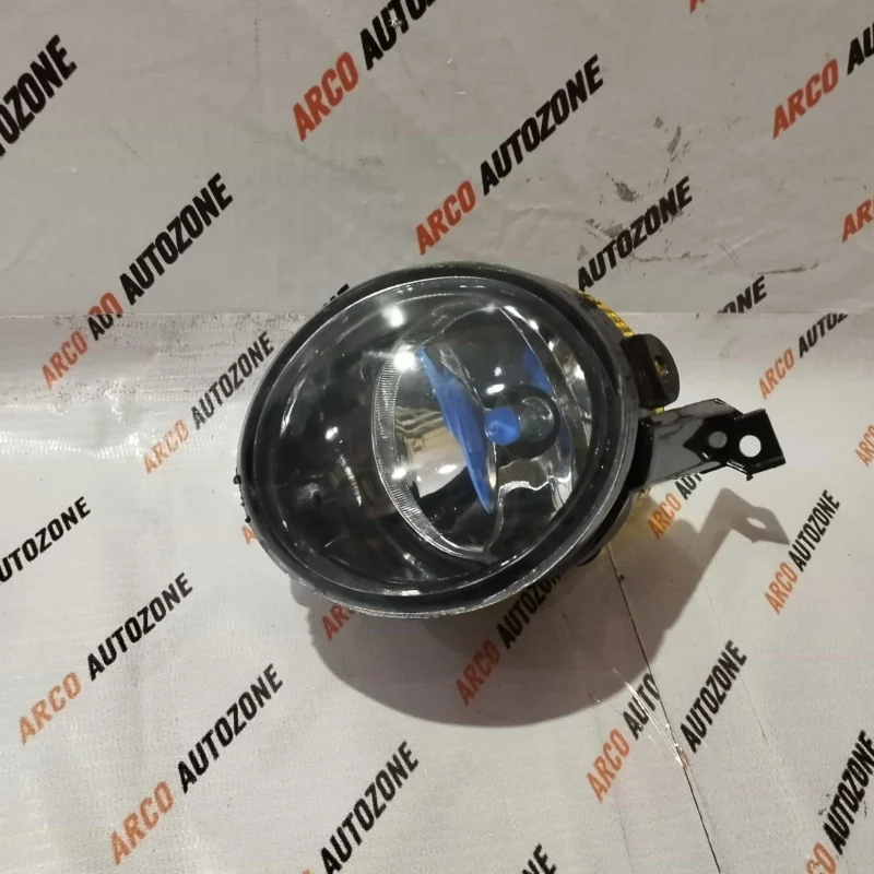 VOLKSWAGEN VENTO IMPORTEDORTED FOG LAMP RIGHT SIDE