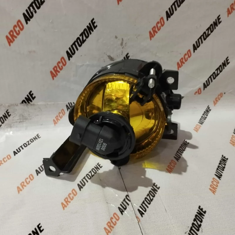 VOLKSWAGEN VENTO IMPORTEDORTED FOG LAMP RIGHT SIDE - Image 2