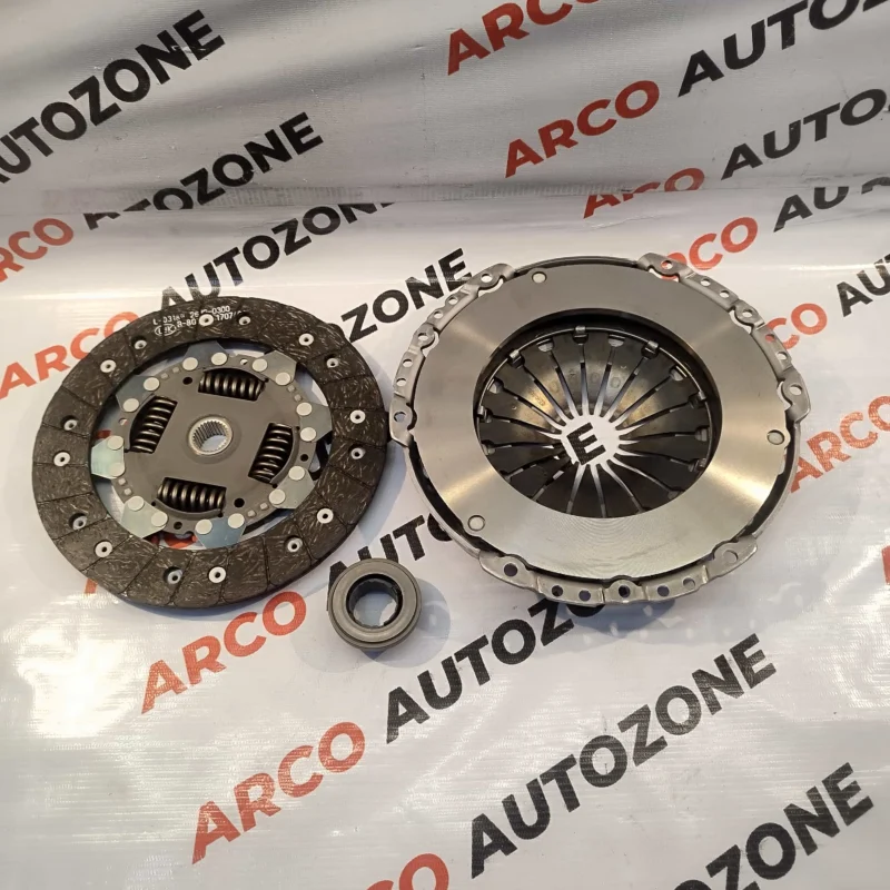 CLUTCH SET VOLKSWAGEN VENTO WITH BEARING PETROL LUK 6223363000