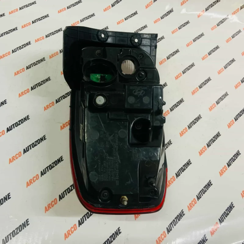 HYUNDAI VENUE LED SEMI USED RIGHT HAND - Image 2