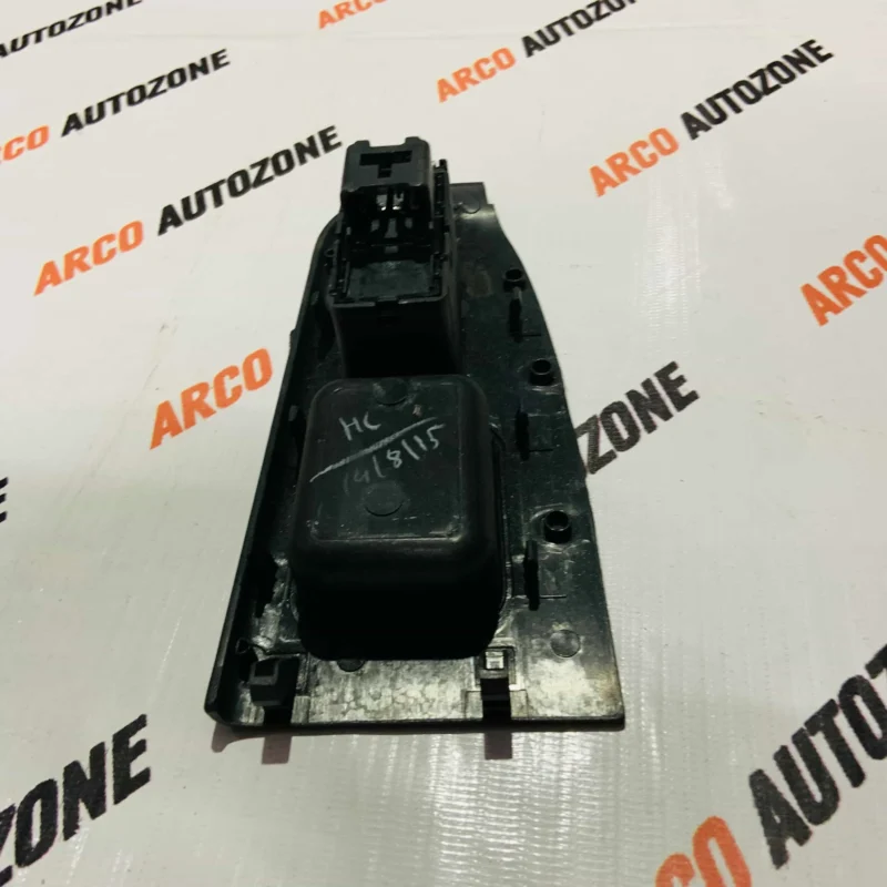 TATA VISTA MANZA FRONT LEFT HAND GREY S22109 WINDOW SWITCH - Image 3