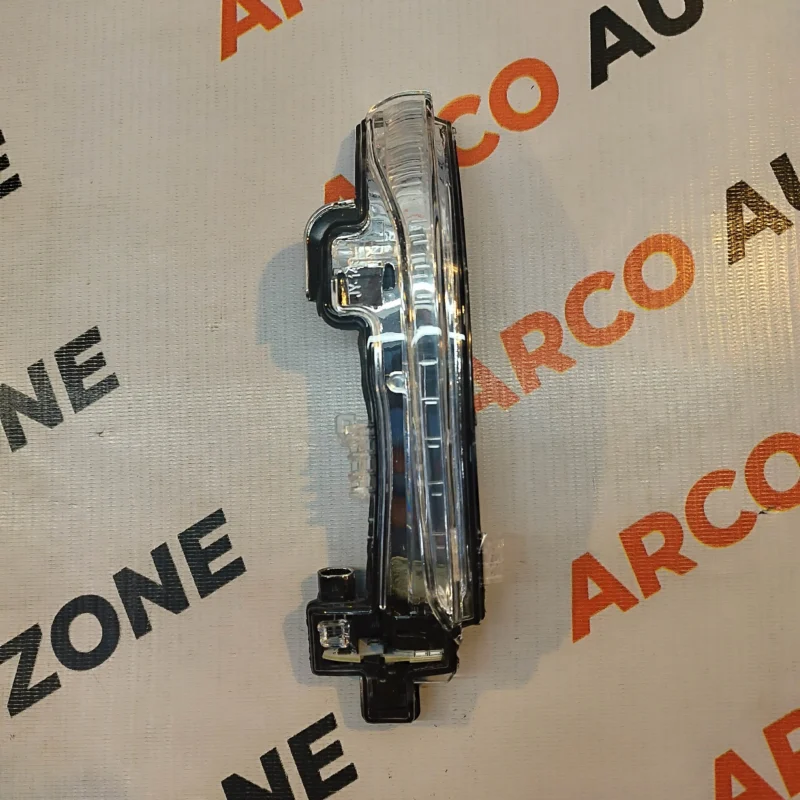 VOLVO S60 2014 SIDE GLASS INDICATOR RIGHT SIDE - Image 2