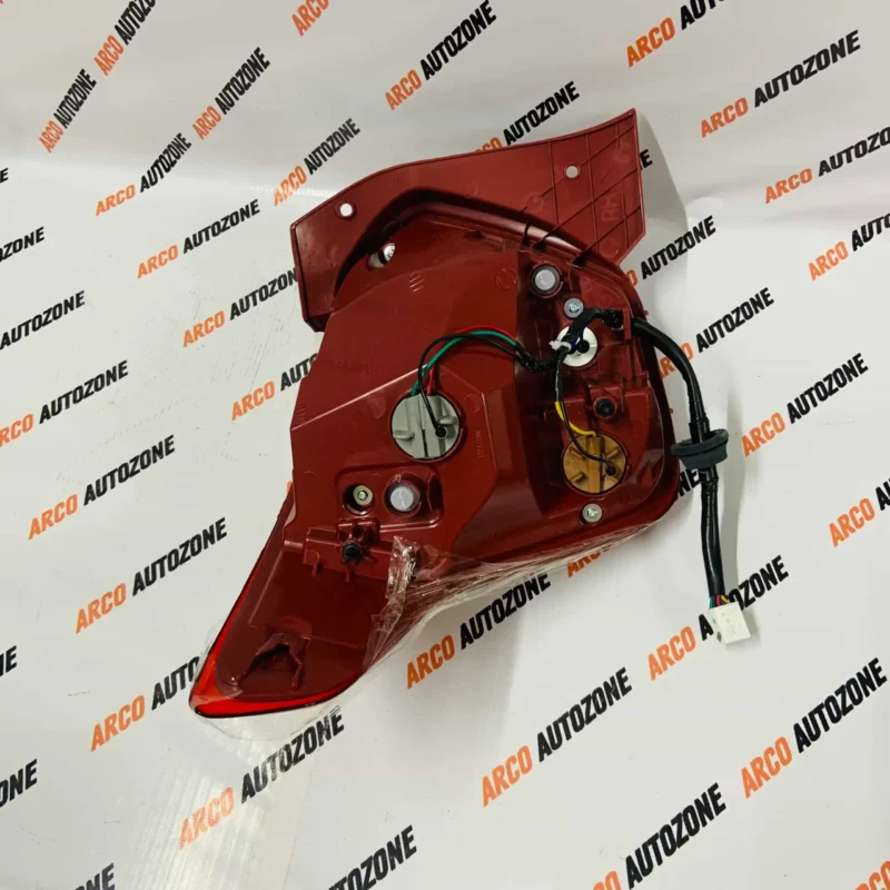 HYUNDAI XCENT 1ST GEN RIGHT HAND 92402B4400 - Image 2
