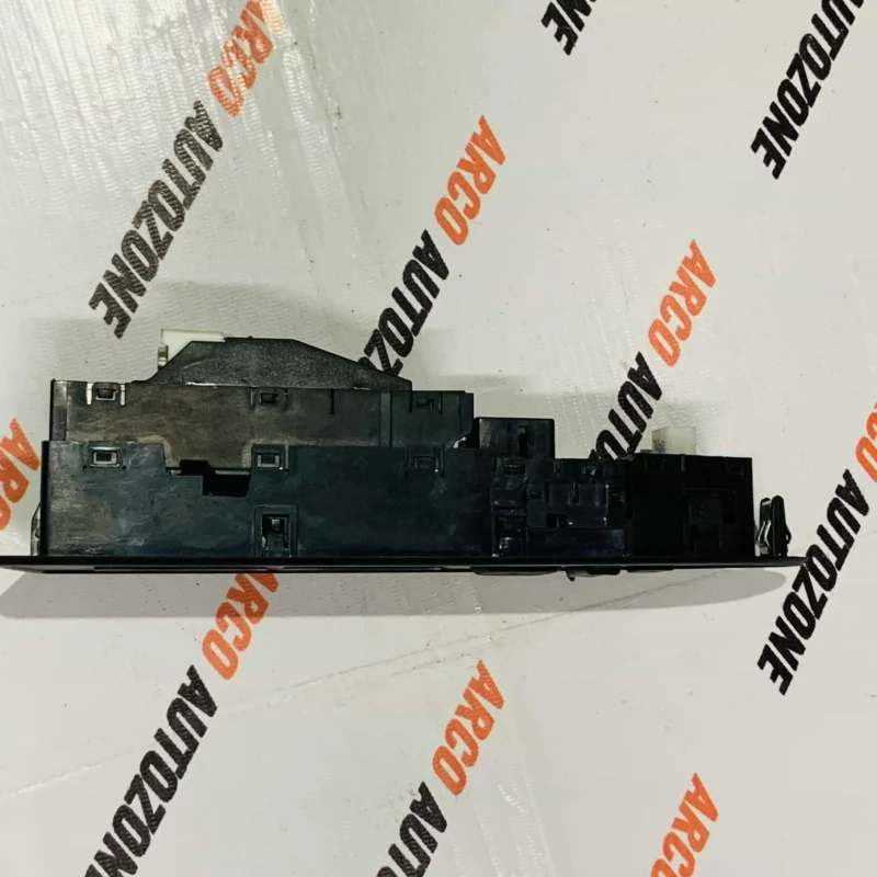 MAHINDRA XUV 500 BLACK WITHOUT FOLD WINDOW SWITCH MAIN S21156 - Image 4